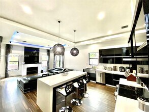 736 Tyler St in Hollywood, FL - Building Photo - Building Photo