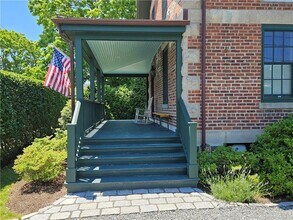 209 Coggeshall Ave in Newport, RI - Building Photo - Building Photo