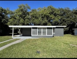 206 Poinciana Cir in Kissimmee, FL - Building Photo