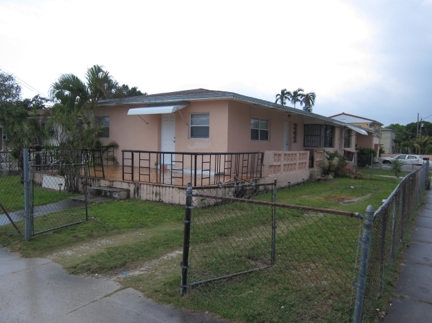 3100 SW 2nd St in Miami, FL - Building Photo