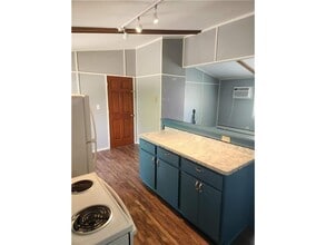 255 6th Ave NE in Hutchinson, MN - Building Photo - Building Photo