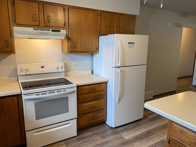 property at 608 N Walnut Ave