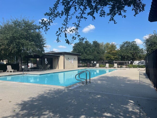 13700 Sage Grouse Dr in Austin, TX - Building Photo - Building Photo