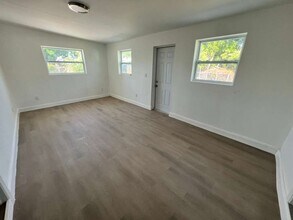 422 SW 4th Ave in Delray Beach, FL - Foto de edificio - Building Photo