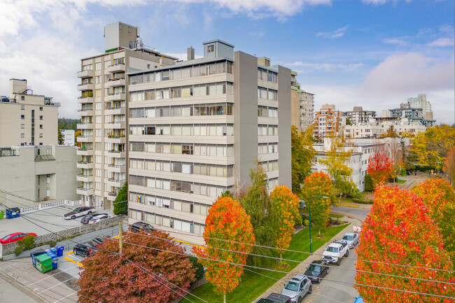 The Everest in Vancouver, BC - Building Photo - Building Photo