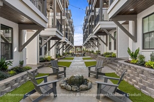 154 N Poplar St in Florence, AL - Building Photo