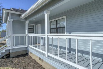 208 W Maple St in Gunter, TX - Building Photo - Building Photo