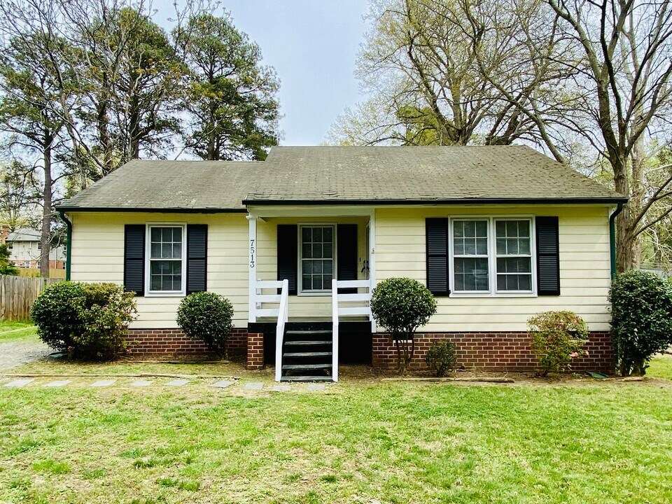 7513 Hawthorne Ave in Richmond, VA - Building Photo