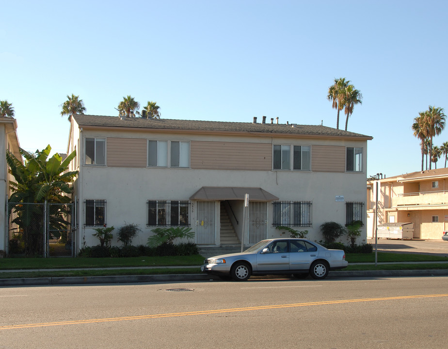 5850 Arbor Vitae St in Los Angeles, CA - Building Photo