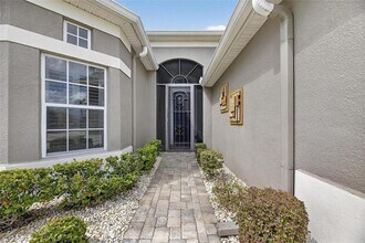 1039 Emerald Dunes Dr in Sun City Center, FL - Building Photo - Building Photo