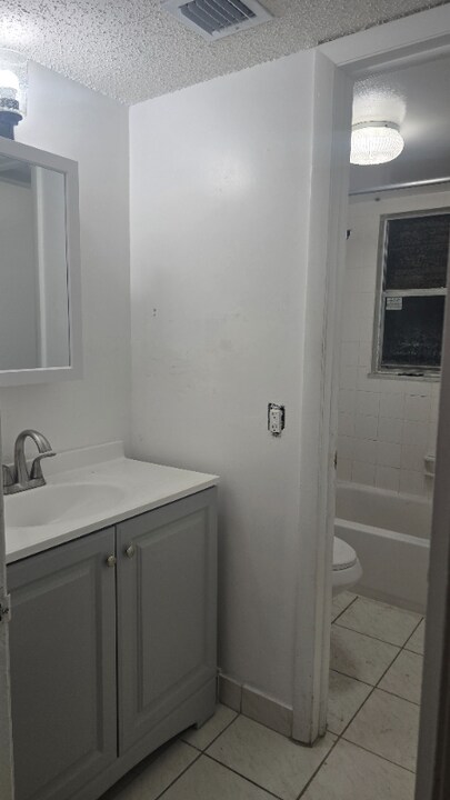 7503 NW 44th Ct in Coral Springs, FL - Building Photo