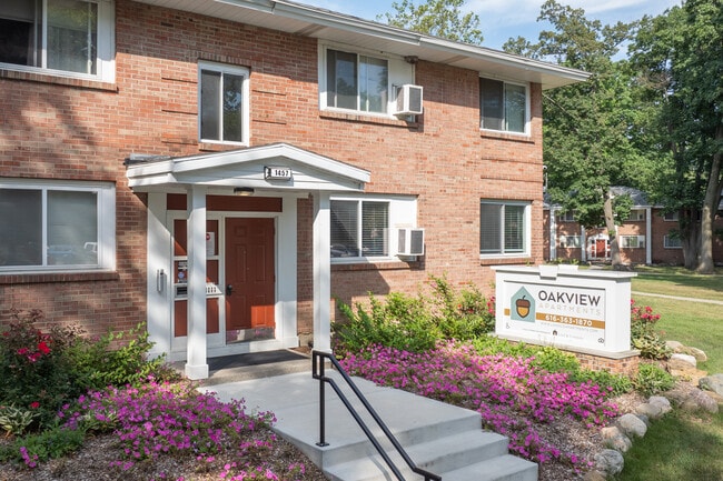 Oakview Apartments