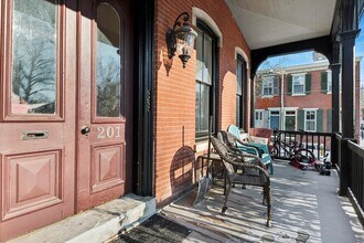 201 W Barnard St, Unit 1 in West Chester, PA - Building Photo - Building Photo