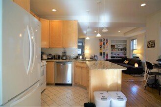 26 Healey St, Unit 1 in Cambridge, MA - Foto de edificio - Building Photo