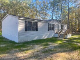434 Dundee Cir in Raeford, NC - Building Photo