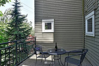3901 Fremont Ave N in Seattle, WA - Building Photo - Building Photo