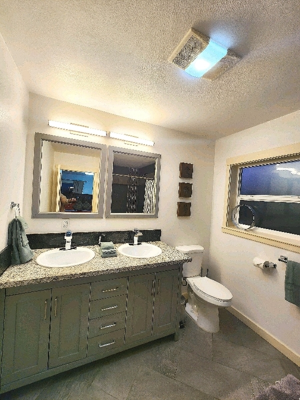 1565 Thomas Rd in Medford, OR - Building Photo - Building Photo