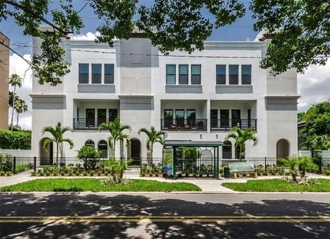 property at 622 S Matanzas Ave