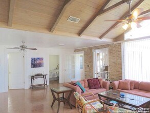 241 Mount Pisgah Dr in Comfort, TX - Building Photo - Building Photo