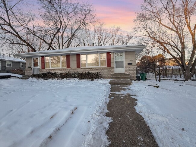 property at 1618 Natchez Ave S