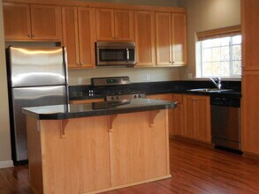 1050 SW 170th Ave in Beaverton, OR - Building Photo - Building Photo