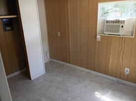 767 Espanola Ave in Ormond Beach, FL - Building Photo