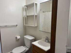 11 Burnham St in Plymouth, CT - Building Photo - Building Photo