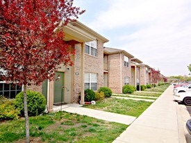 Canterbury House Apartments - Columbus in Columbus, IN - Building Photo