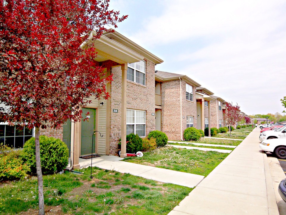 Canterbury House Apartments - Columbus in Columbus, IN - Building Photo