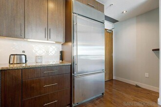 325 Seventh Ave, Unit 1707 in San Diego, CA - Building Photo - Building Photo