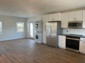 871 7th St, Unit Upstairs in Imperial Beach, CA - Building Photo