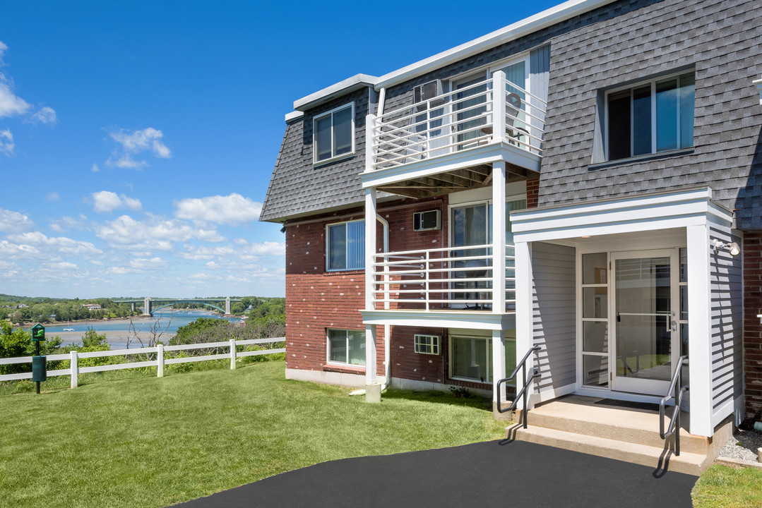 The Heights At Cape Ann in Gloucester, MA - Foto de edificio