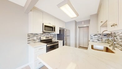 715 W Fremont Ave in Sunnyvale, CA - Building Photo - Building Photo