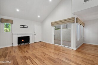 366 Via Colinas in Westlake Village, CA - Building Photo - Building Photo
