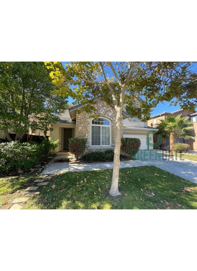 property at 2113 Photinia Dr