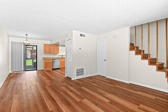 2017 N Kelley Ave in Kissimmee, FL - Building Photo - Building Photo