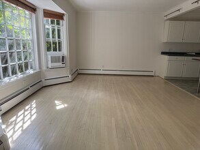 45 Sunrise Ave in New Canaan, CT - Building Photo - Building Photo