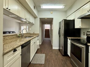 1922 Augusta Dr in Houston, TX - Building Photo - Building Photo