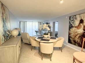 1 Royal Palm Way in Boca Raton, FL - Building Photo - Building Photo