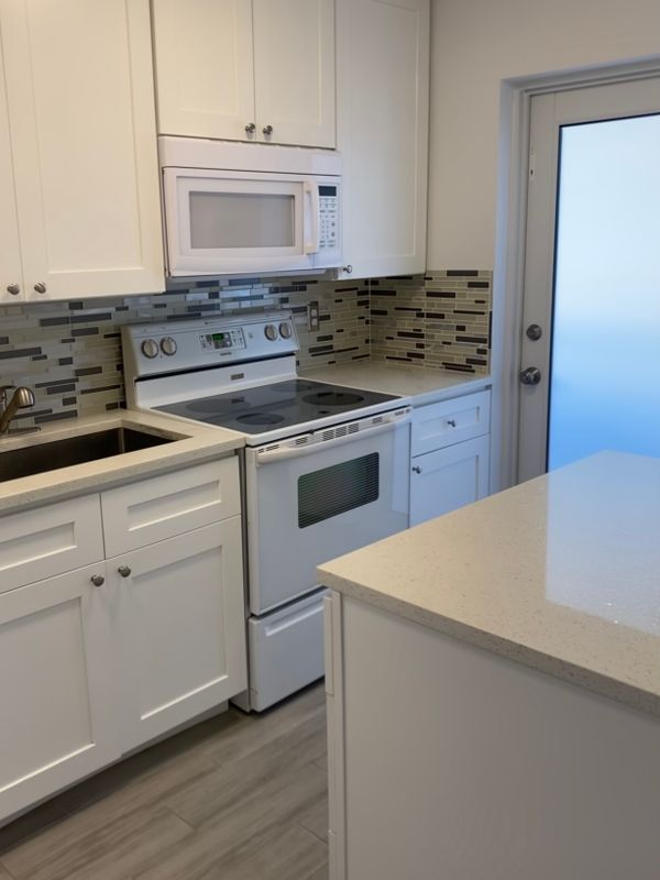 4502 N Federal Hwy in Lighthouse Point, FL - Building Photo - Building Photo