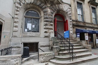 2006 Walnut St-Unit -Unit F in Philadelphia, PA - Foto de edificio - Building Photo