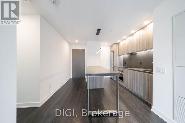 57 Spadina Ave. in Toronto, ON - Building Photo - Building Photo