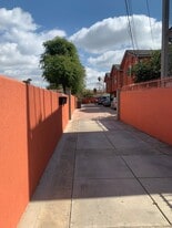 1302 S Willowbrook Ave in Compton, CA - Building Photo