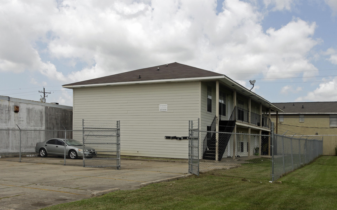 6907 Goya St in Baton Rouge, LA - Foto de edificio