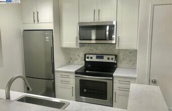 140 Reflections Dr in San Ramon, CA - Building Photo - Building Photo