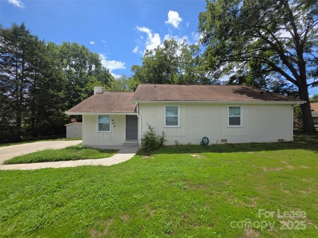 property at 902 Packard Ave