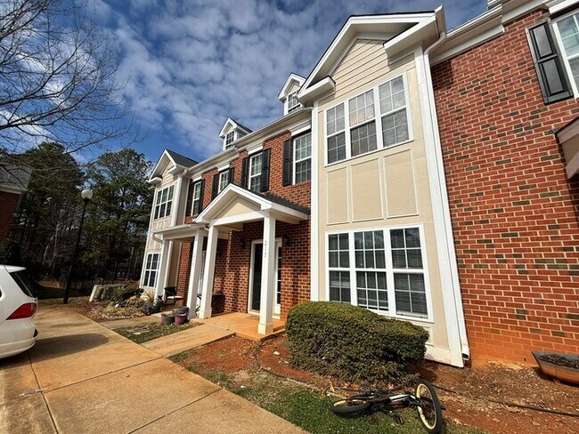 217 Molly Ct in Cary, NC - Building Photo - Building Photo