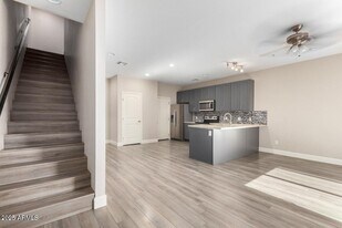 1406 W Main St in Mesa, AZ - Building Photo