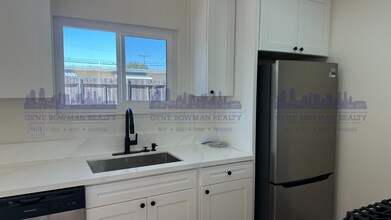 4854 Barstow St in San Diego, CA - Building Photo - Building Photo