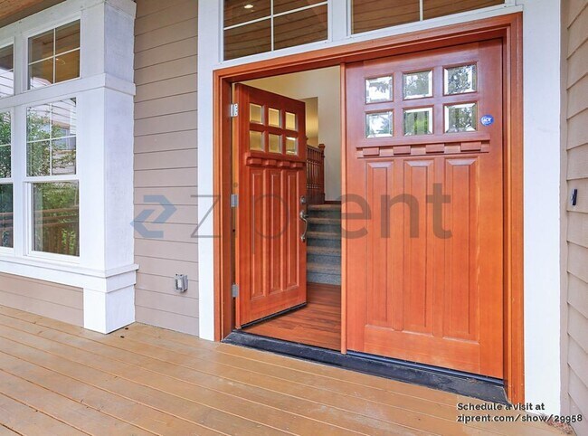 16225 Simonds Rd NE in Kenmore, WA - Building Photo - Building Photo